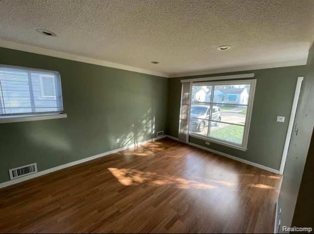 47 E Barrett Avenue Property Photo 6