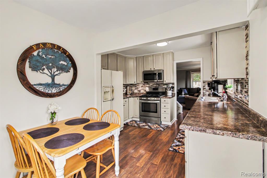 2036 Cecil Drive Property Photo 6