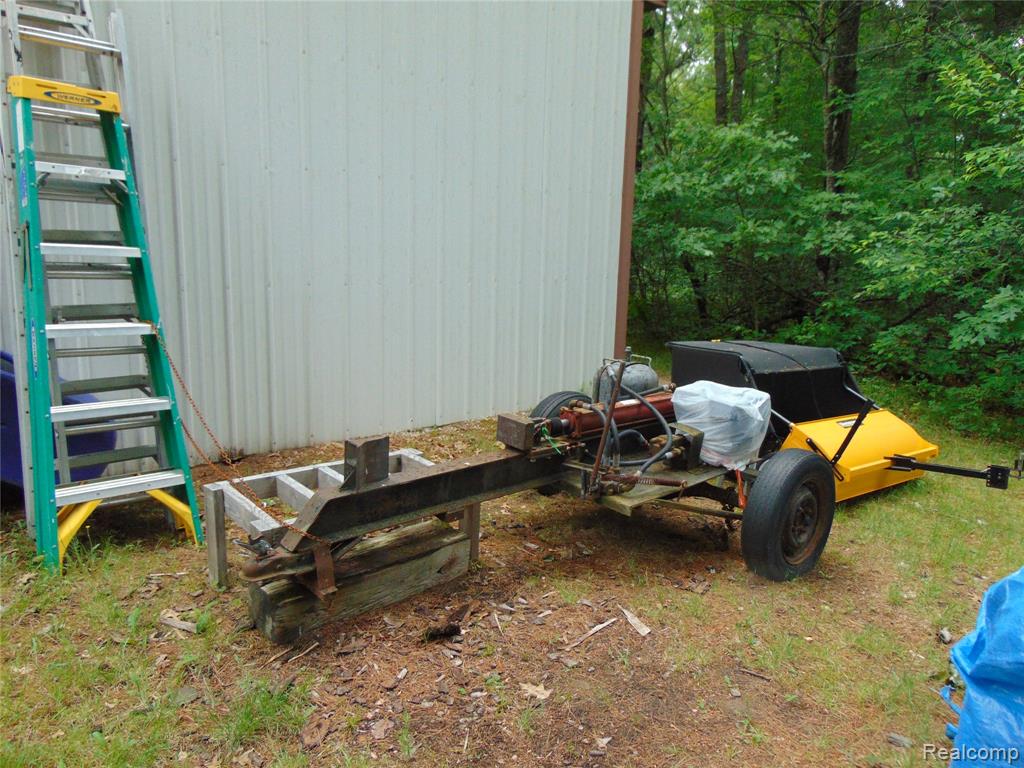5055 Adams Road Property Photo 11