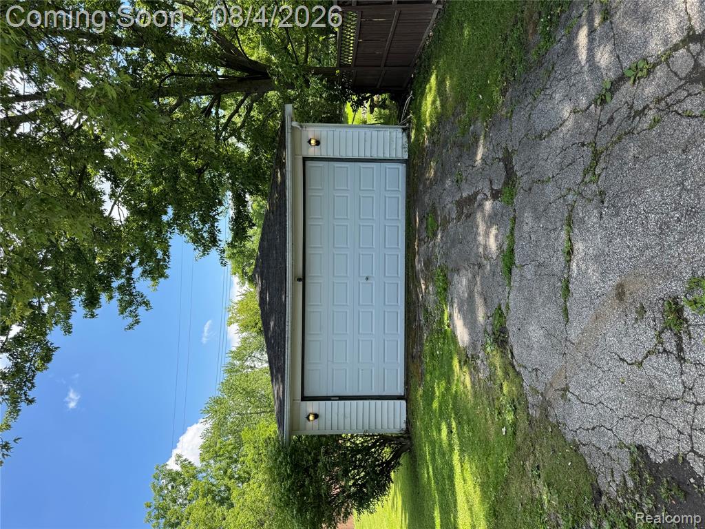 1285 W Oregon Street Property Photo 5