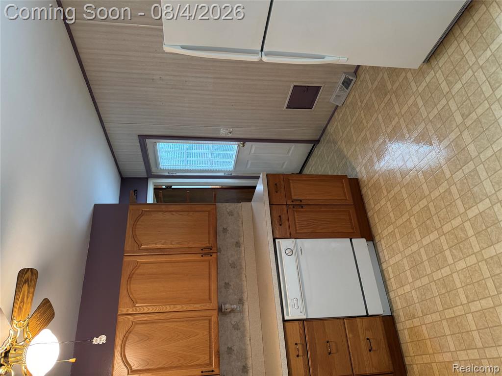 1285 W Oregon Street Property Photo 16