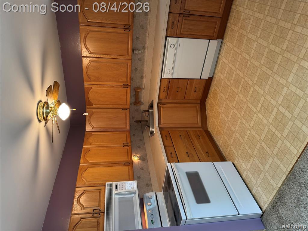 1285 W Oregon Street Property Photo 18