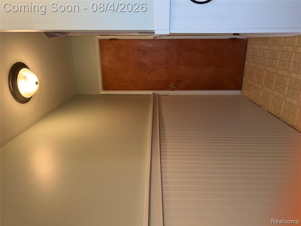 1285 W Oregon Street Property Photo 20