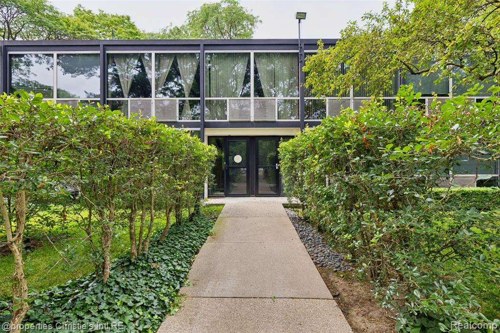 1309 Joliet Place