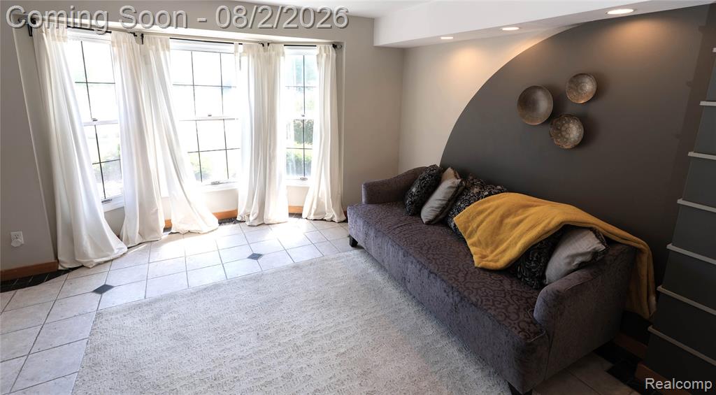 649 Bedford Drive Property Photo 3