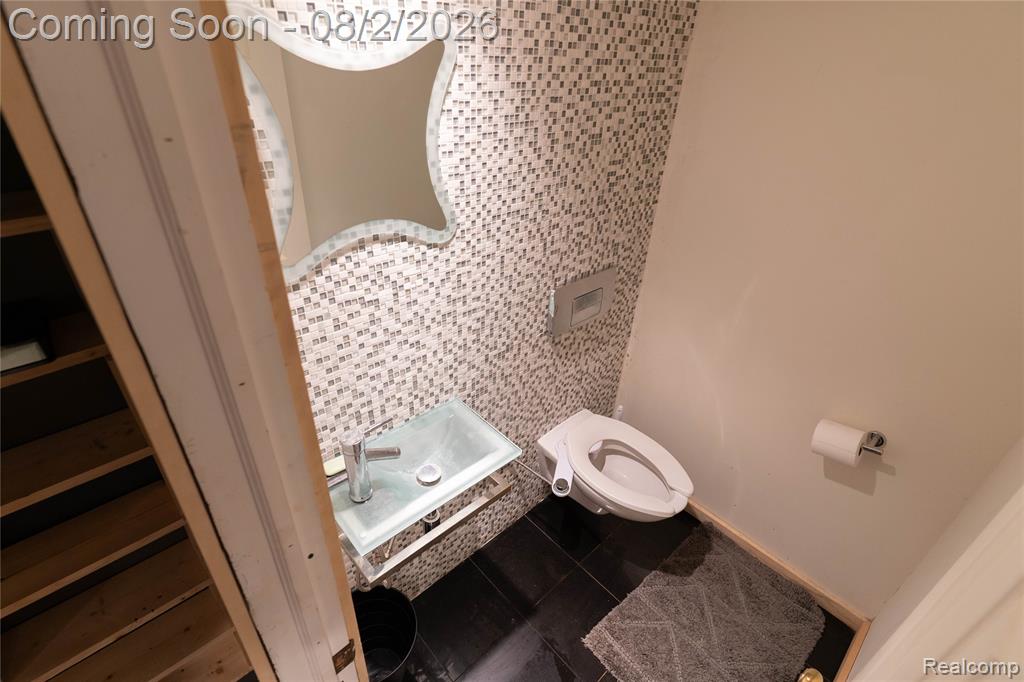 649 Bedford Drive Property Photo 24