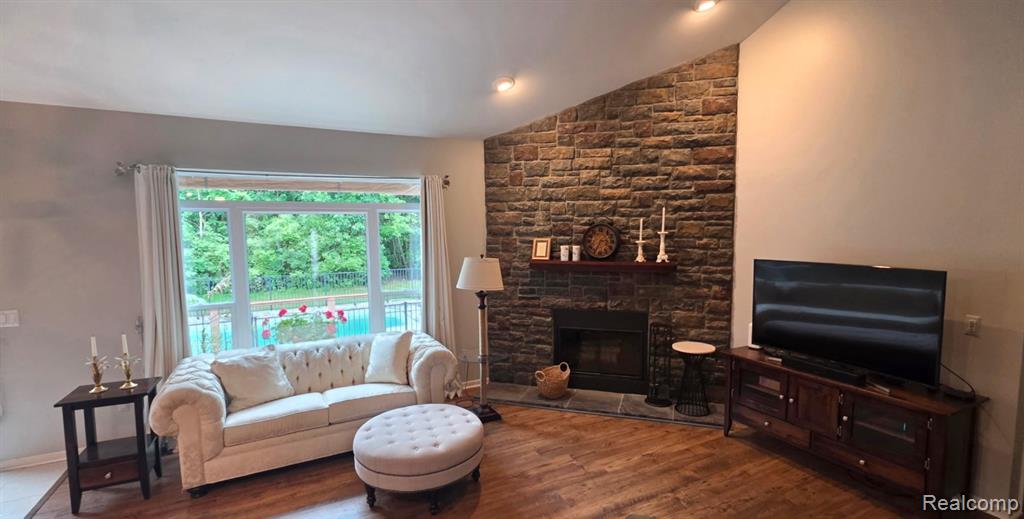 5818 Pine Trace Court Property Photo 12