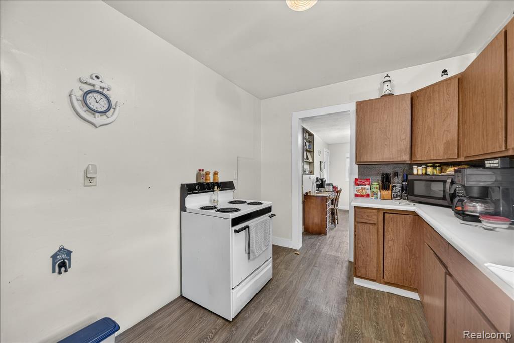 521 E Paulson Street Property Photo 10