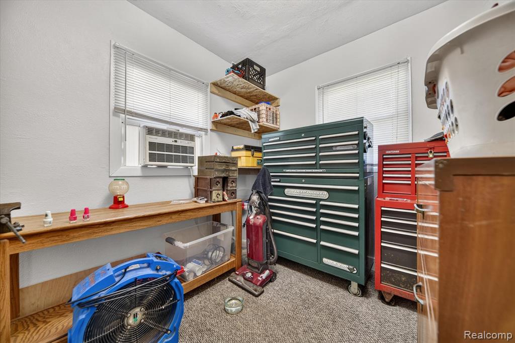 521 E Paulson Street Property Photo 16