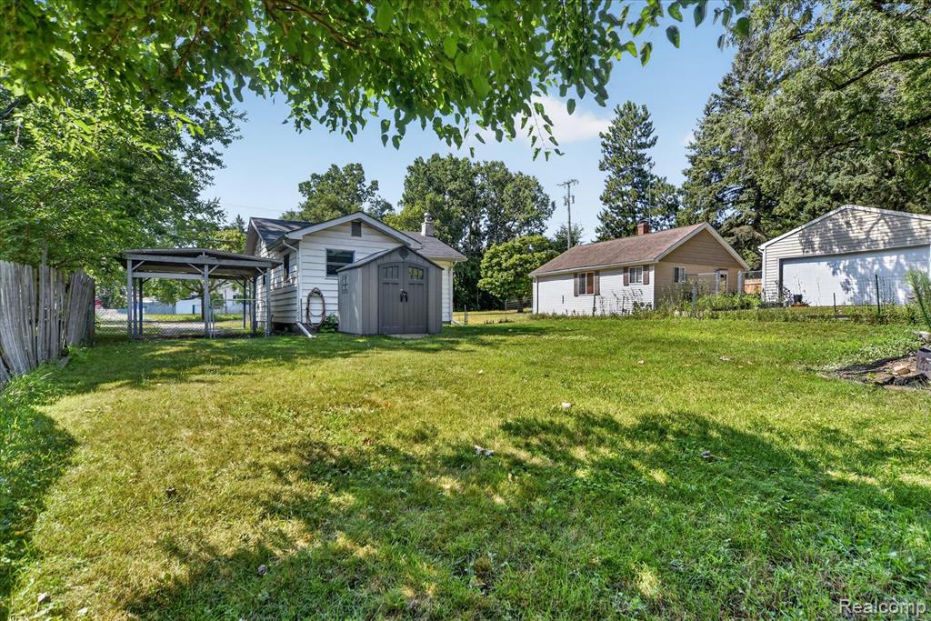521 E Paulson Street Property Photo 18