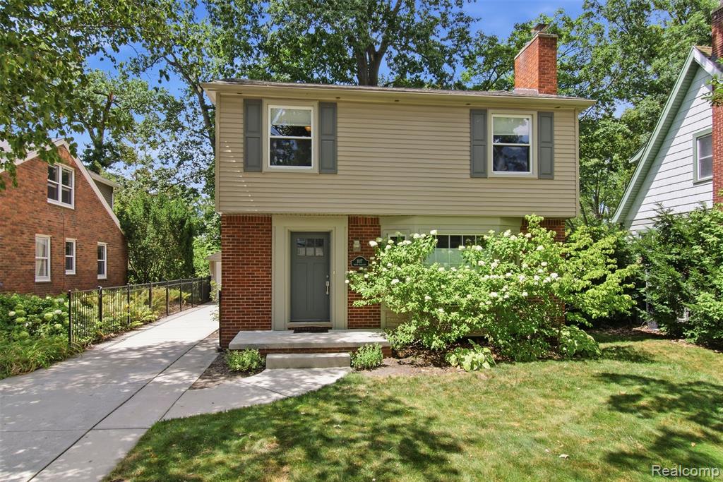 1117 N Pleasant Street