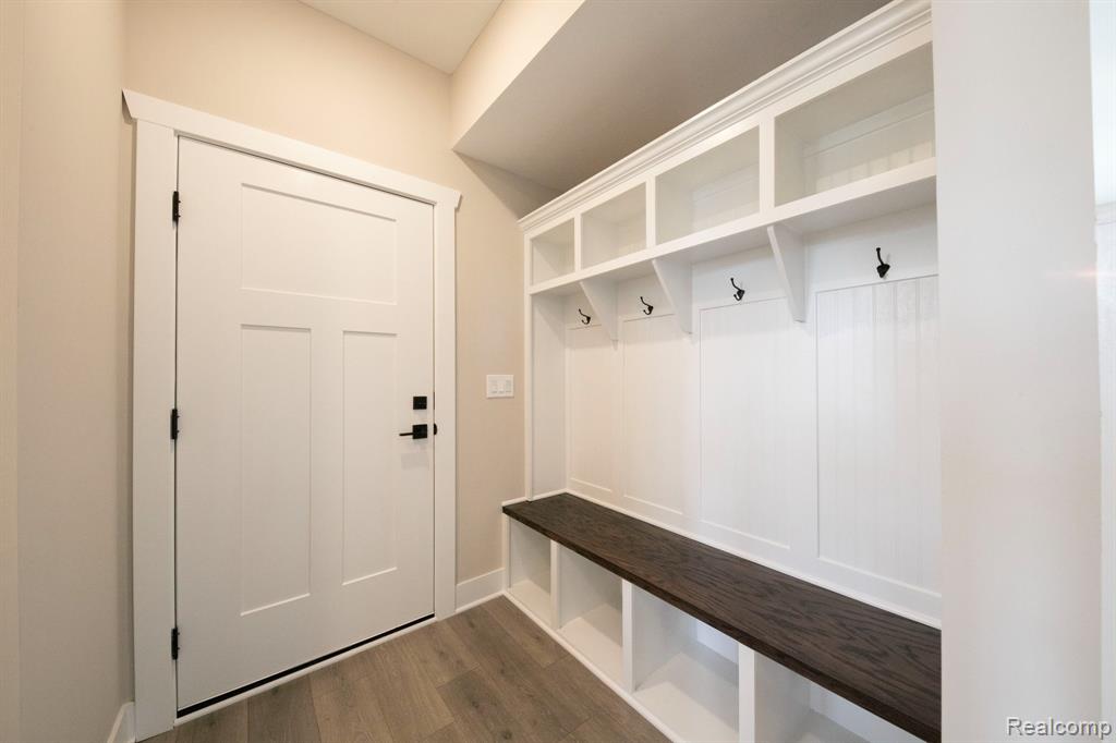 664 Round Rock Property Photo 4