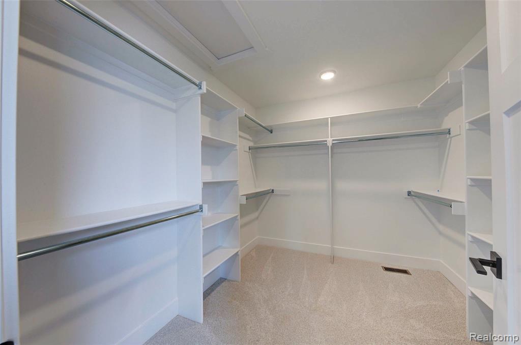 664 Round Rock Property Photo 18