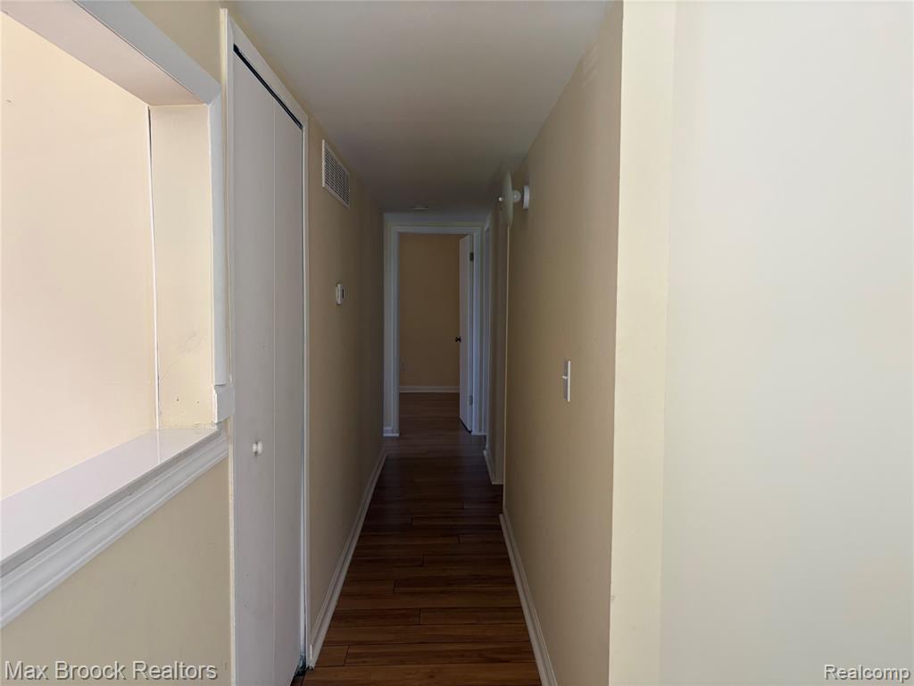 32047 Linderman Avenue Property Photo 5