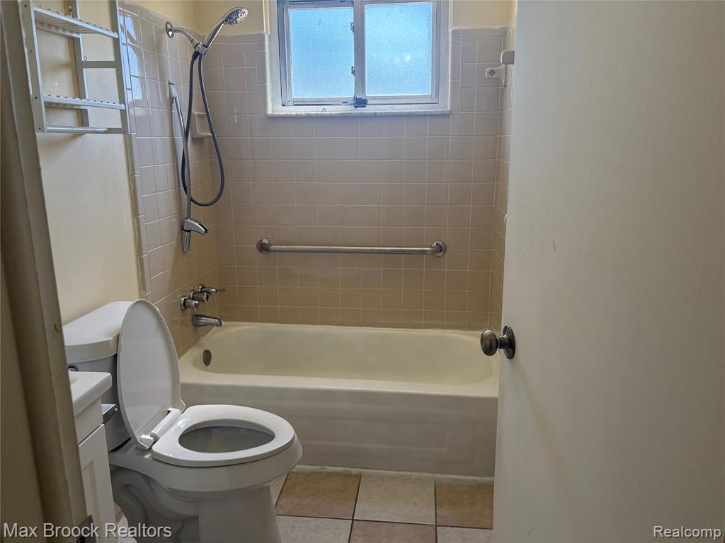 32047 Linderman Avenue Property Photo 6