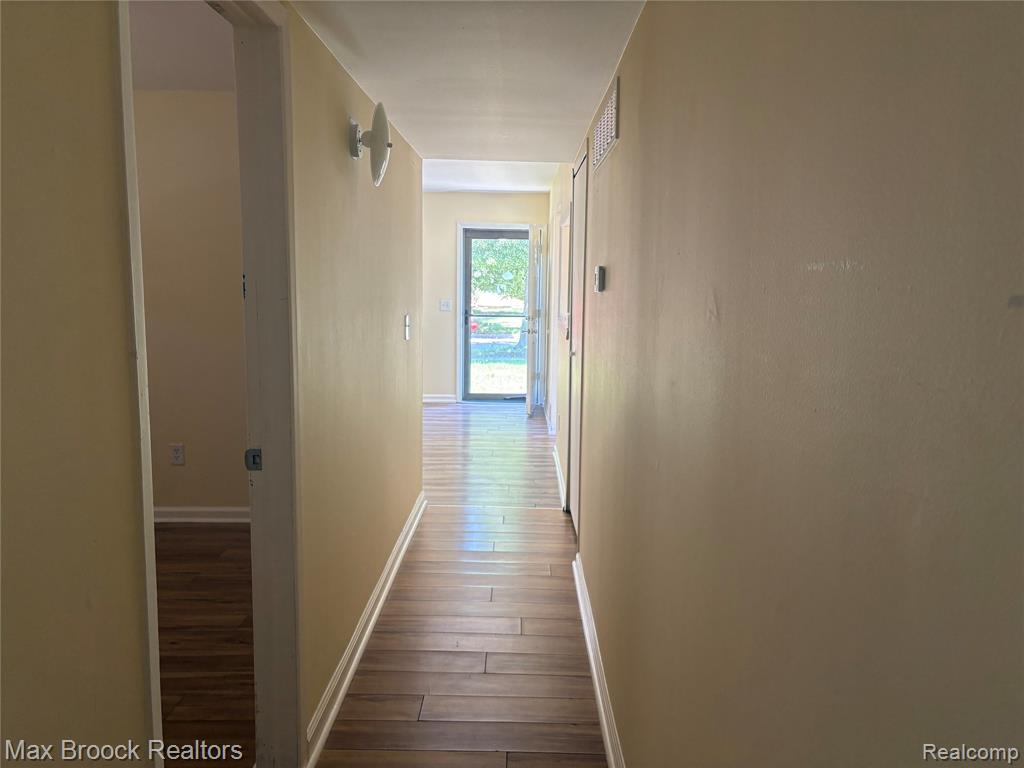 32047 Linderman Avenue Property Photo 10