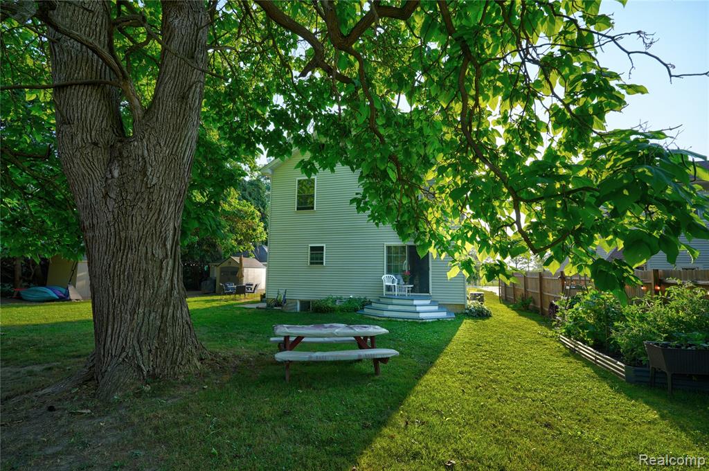 5096 N Irish Road Property Photo 7