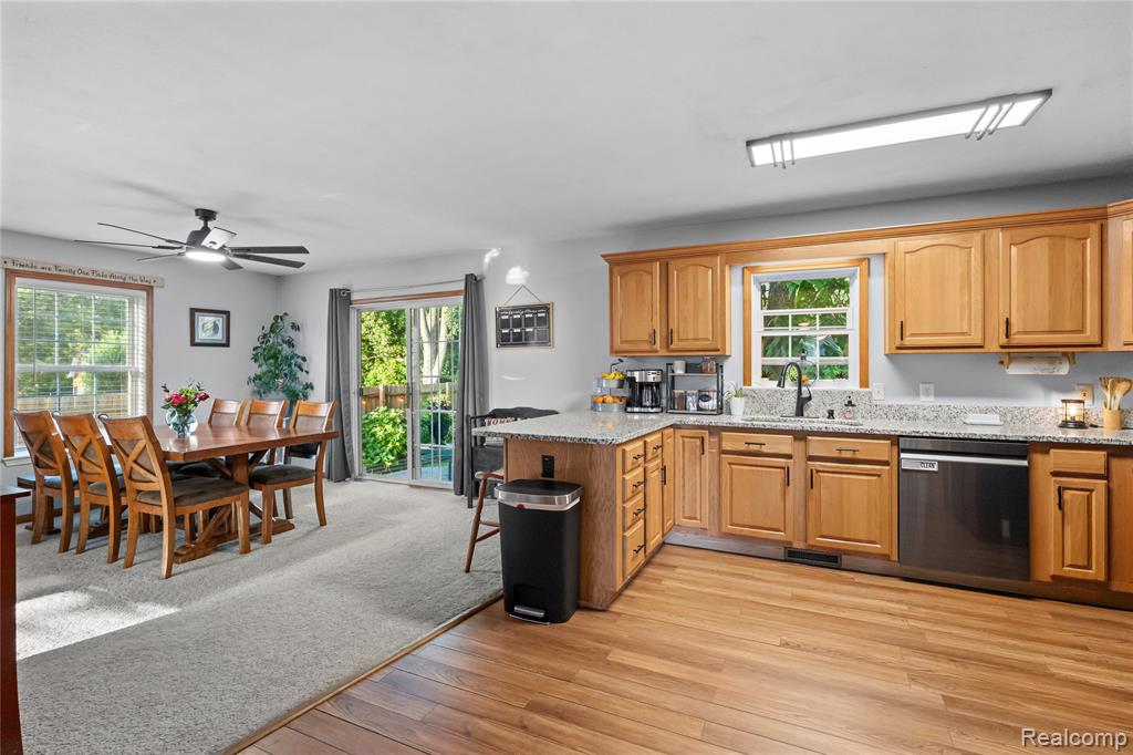 5096 N Irish Road Property Photo 11