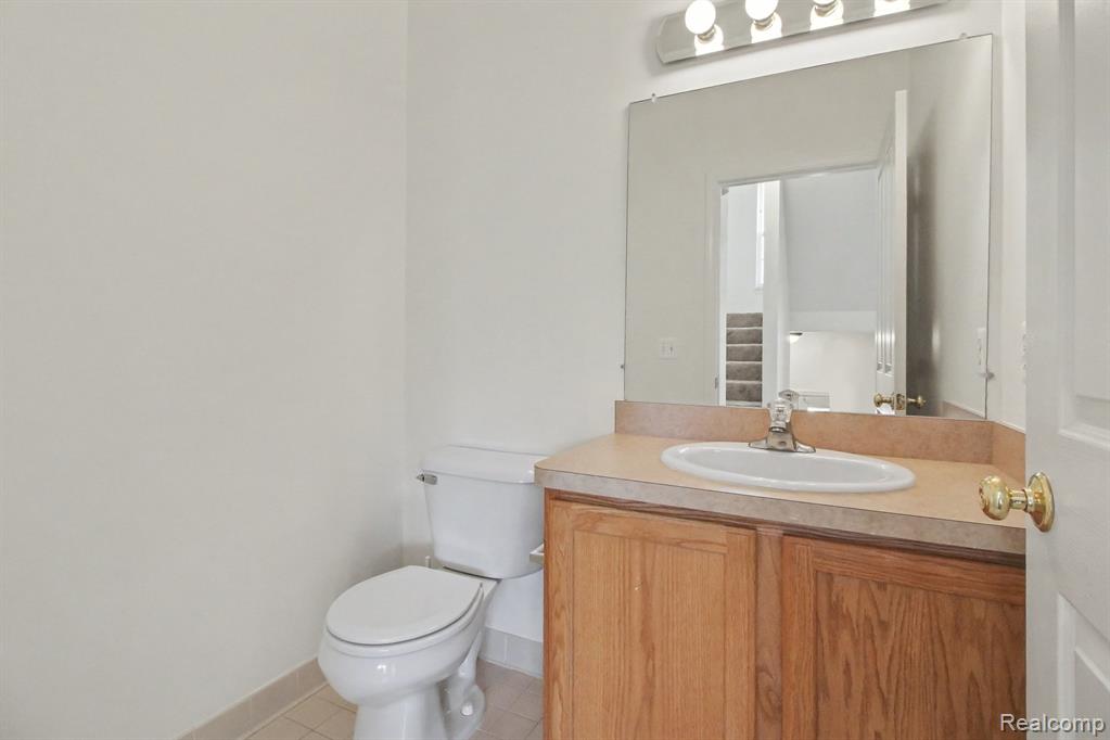 20027 Boardwalk Boulevard Property Photo 12