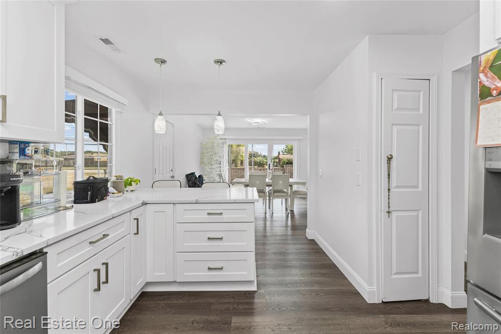 13936 Harrington Drive Property Photo 17