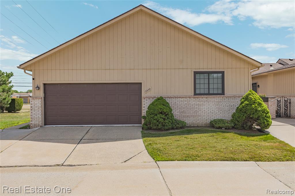 13936 Harrington Drive Property Photo 28