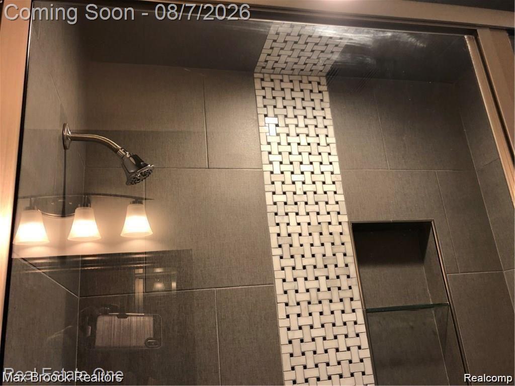 1610 South Boulevard Property Photo 9