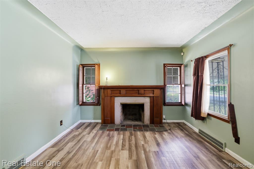 11321 Terry Street Property Photo 7