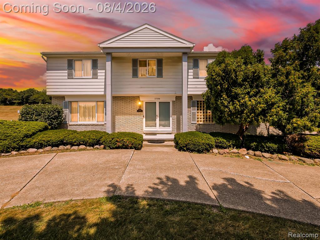 27580 Westcott Crescent Circle