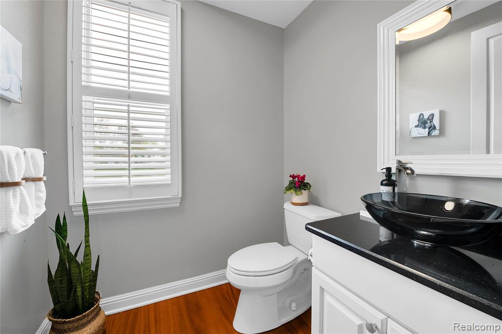 4404 Navin Field Lane Property Photo 17