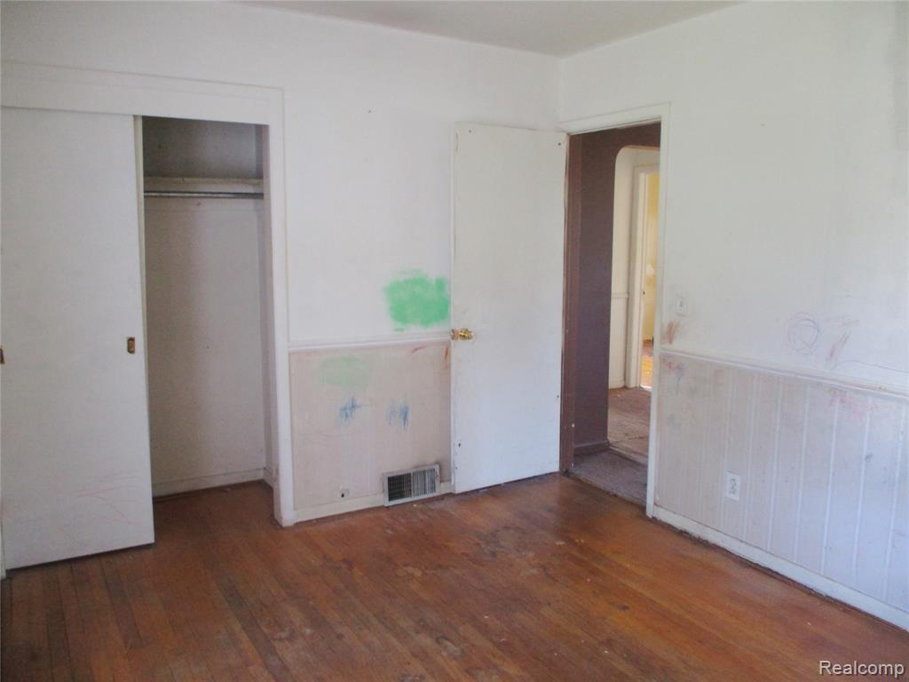 22434 Madison Street Property Photo 6