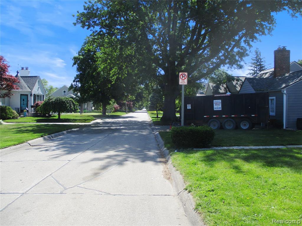 22434 Madison Street Property Photo 11