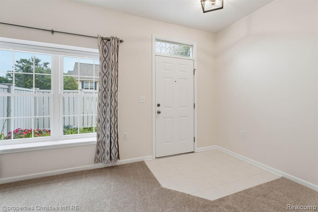 730 Amberly Drive Property Photo 3