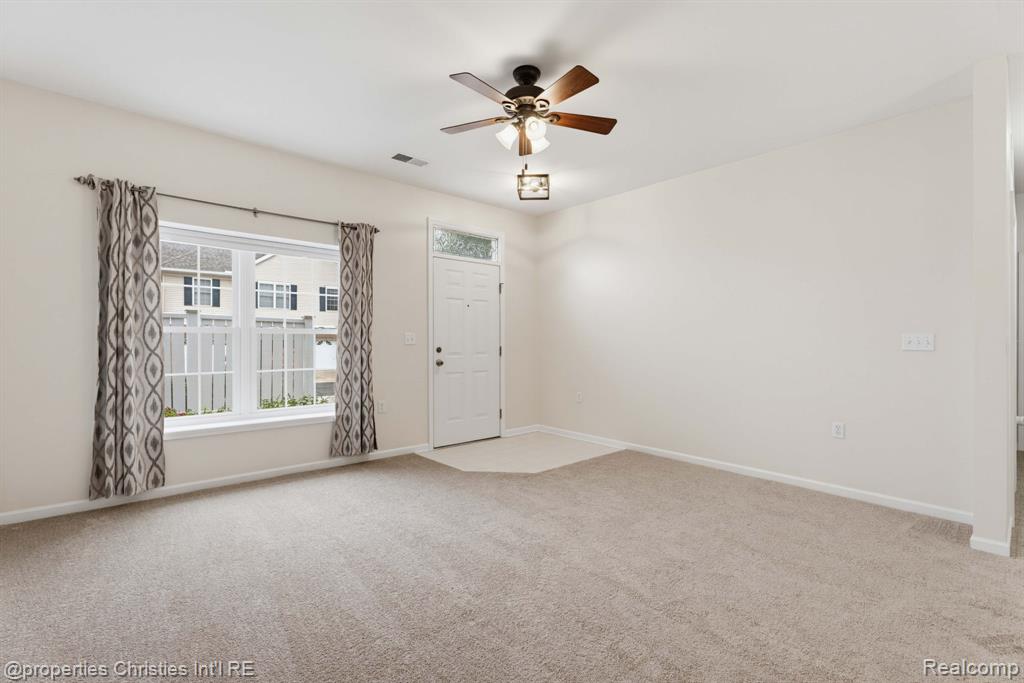 730 Amberly Drive Property Photo 6