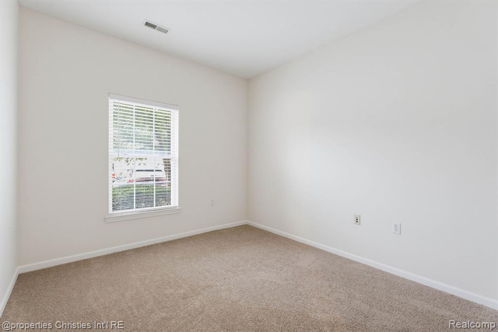 730 Amberly Drive Property Photo 12