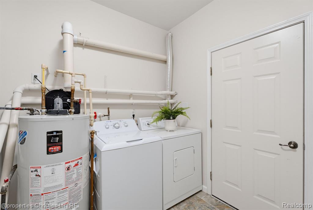 730 Amberly Drive Property Photo 14