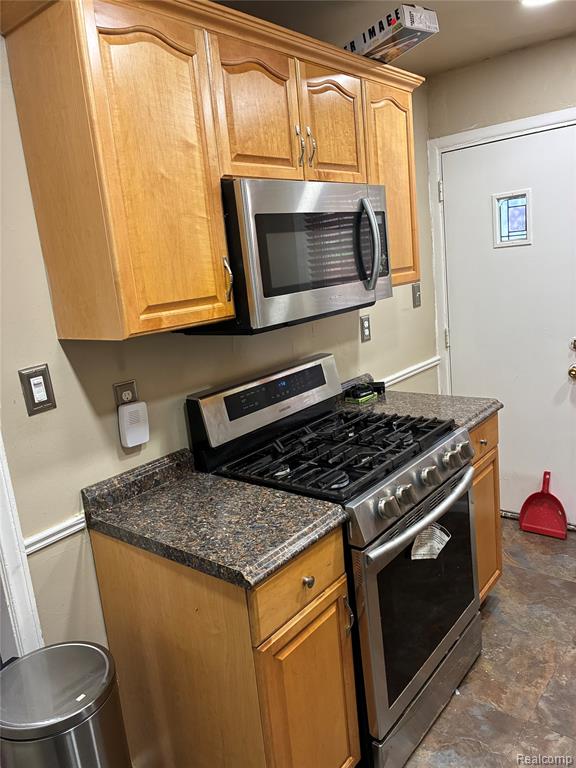 2069 Ewald Circle Property Photo 4