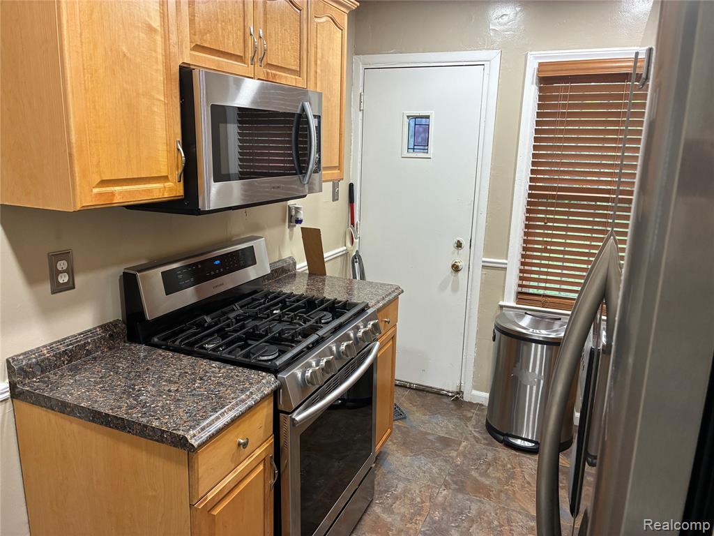 2069 Ewald Circle Property Photo 12