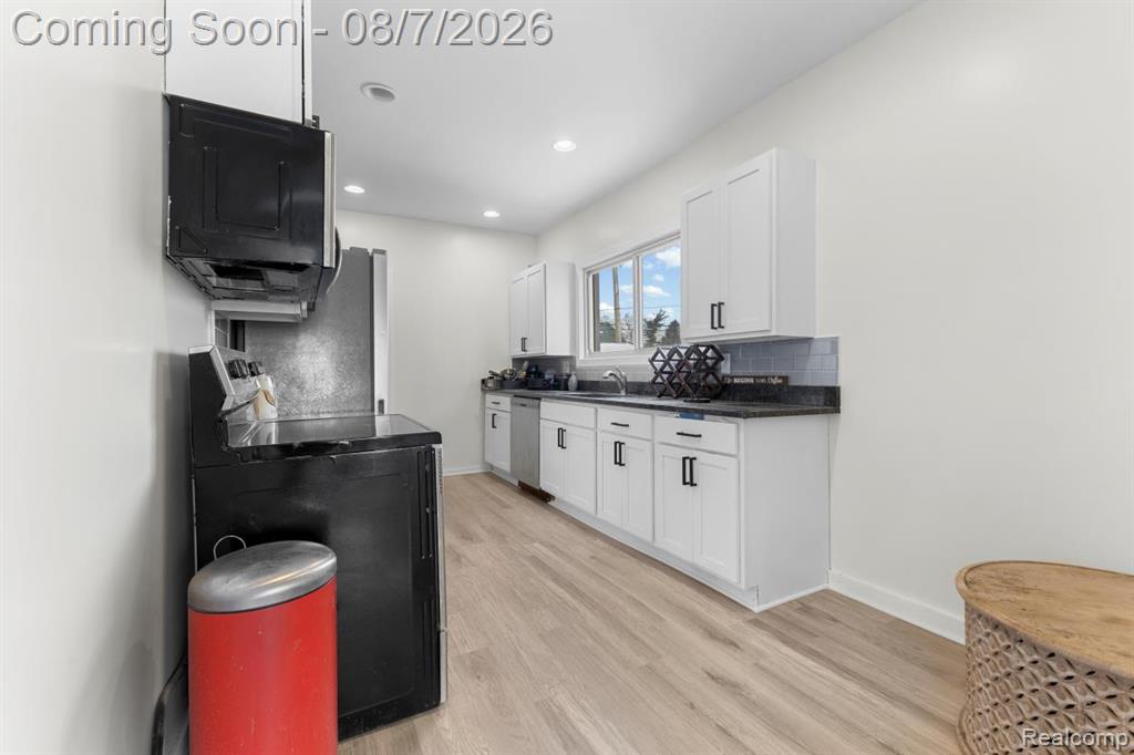 1936 Atkinson Street Property Photo 28