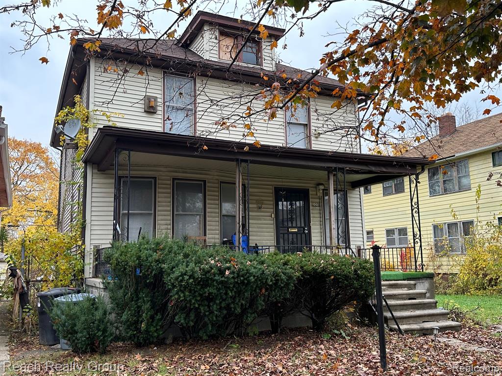 320 RICHTON Street Property Photo 1
