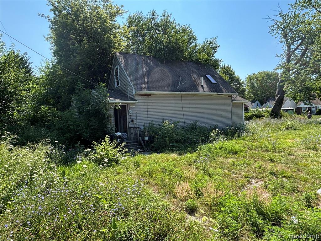 16211 Manning Street Property Photo 4
