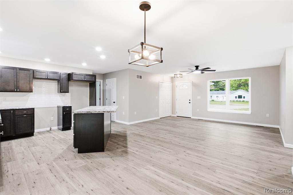 1047 39th Street Property Photo 4
