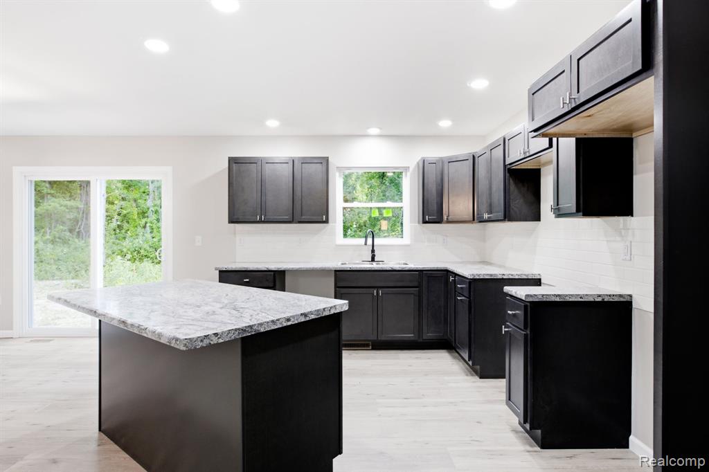1047 39th Street Property Photo 5