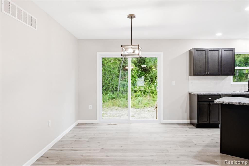 1047 39th Street Property Photo 9