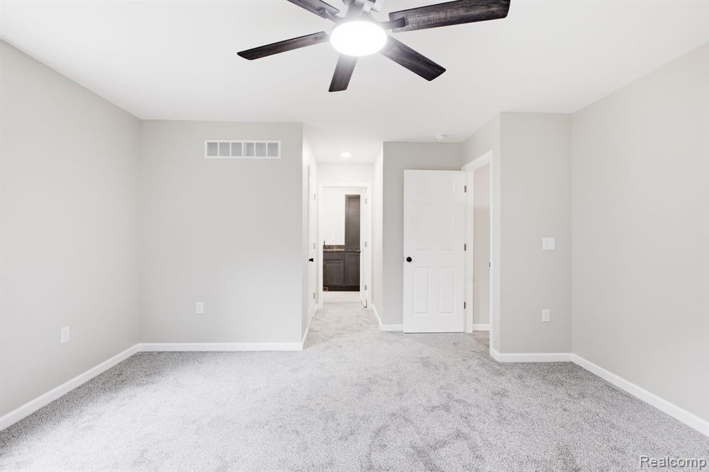 1047 39th Street Property Photo 12