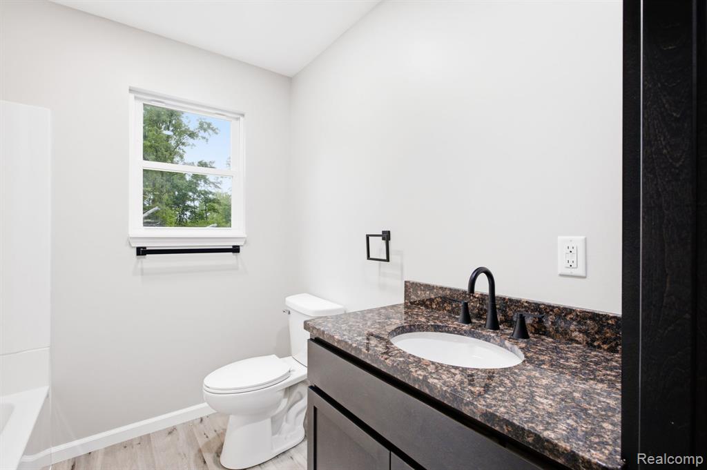 1047 39th Street Property Photo 14