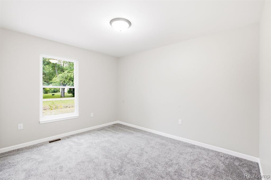 1047 39th Street Property Photo 16