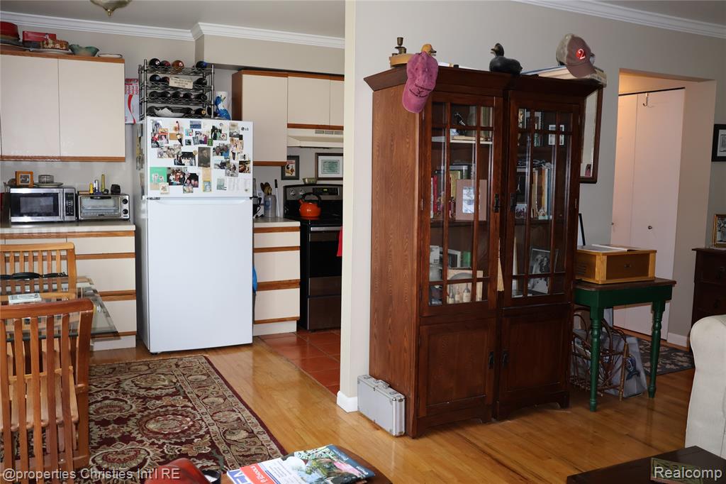 4810 Briarwood Avenue Property Photo 6