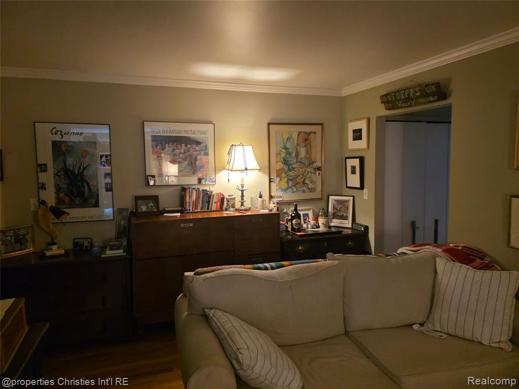 4810 Briarwood Avenue Property Photo 11