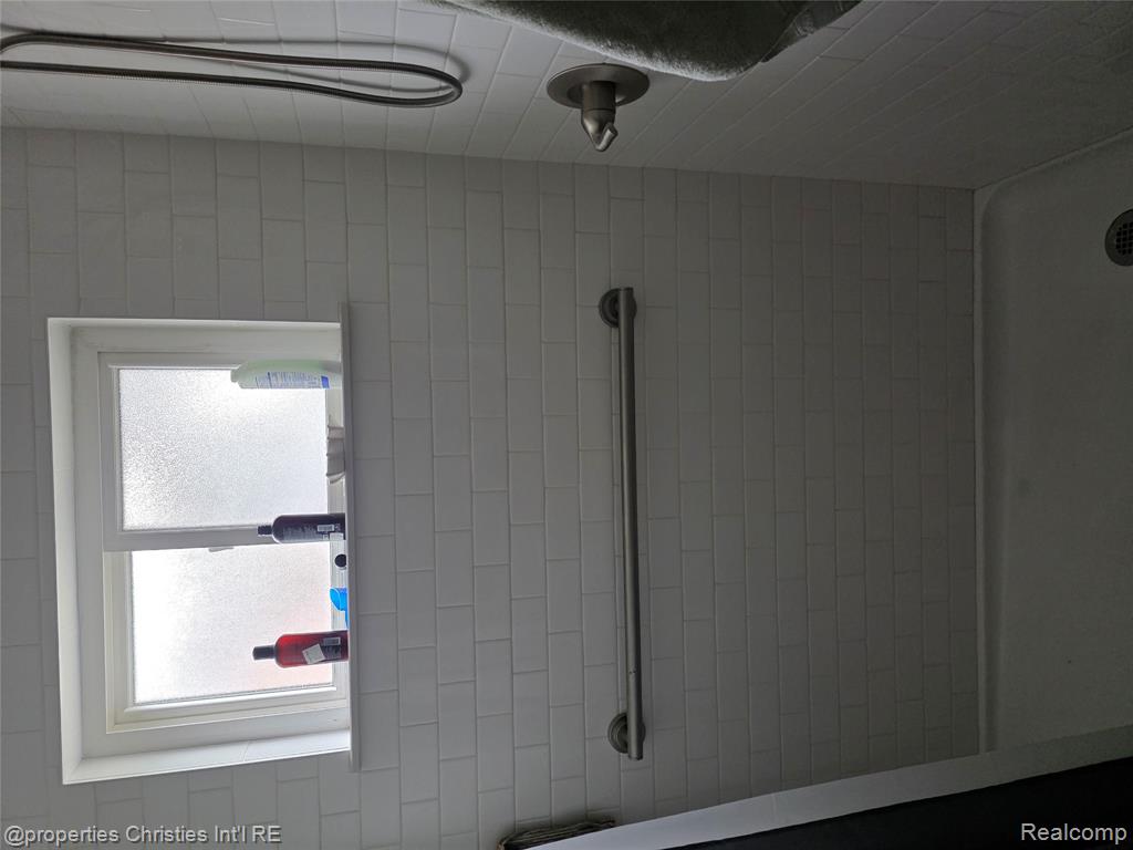 4810 Briarwood Avenue Property Photo 13
