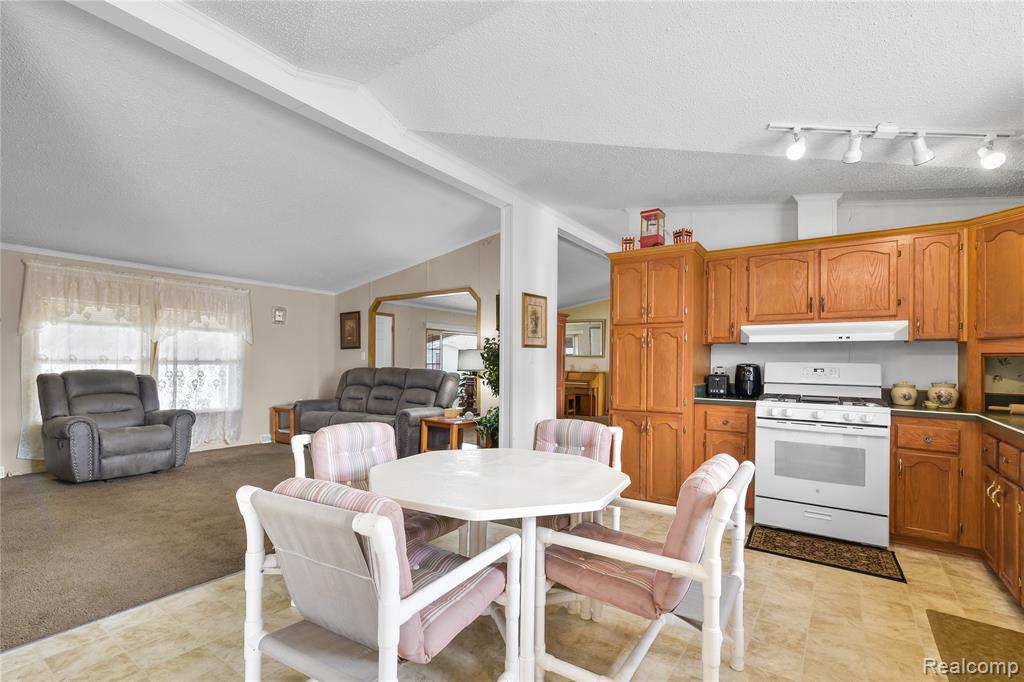13451 Mapleview Street Property Photo 17